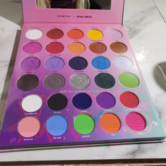 NEW Morphe "Avani Gregg for The Bebs" Eyeshadow Palette - Picture 2 of 3